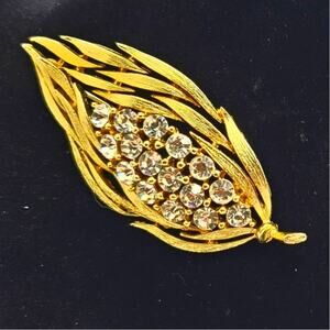 Lisner Leaf Brooch Rhinestone Pin Brushed Gold Tone Signed Vintage Retro 1960's